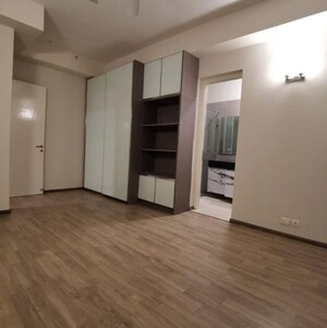 Room in 4 BHK Apartment at Ireo Victory Valley, Sector 67 – for Rent