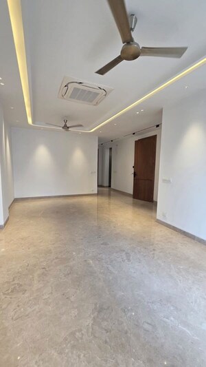 Room in 3 BHK Builder Floor at East Of Kailash – for Sale