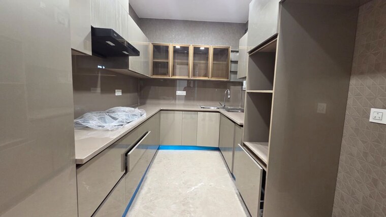 Kitchen, east of kailash 3 Bedroom 200 Sq.Yd. Builder Floor In East Of Kailash Delhi 10708078