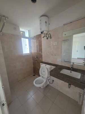 Bathroom in 1 BHK Builder Floor at Sector 21 – for Rent