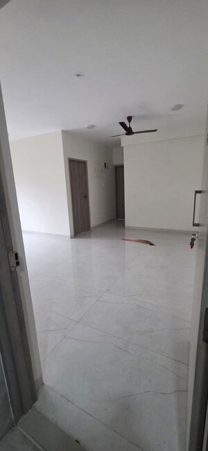 Room in 2 BHK Apartment at 153 Skye, Matunga West – for Rent