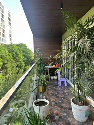 Balcony in 4 BHK Apartment at BPTP Amstoria, Sector 102 – for Sale