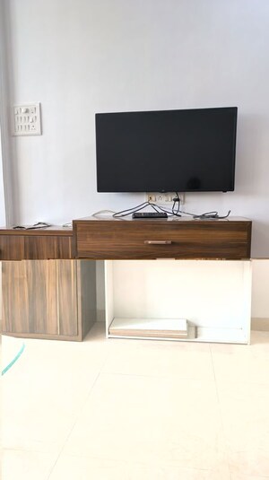 Furnished Amenities in 2 BHK Apartment at Dadar East – for Rent