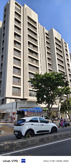  Shop For Rent in Hastinapur Society