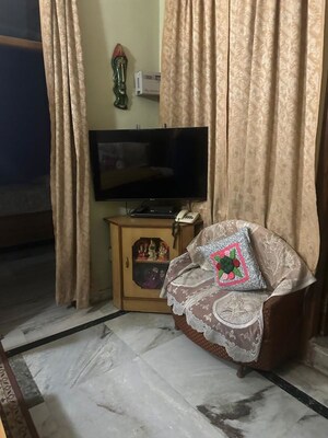 Bedroom in 2 BHK Apartment at Savitri Nagar – for Rent