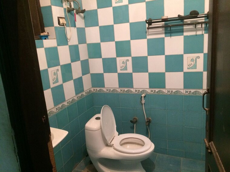 Bathroom, rwa-apartments-sector-52 3 Bedroom 1600 Sq.Ft. Independent House In Sector 52 Noida 10708259