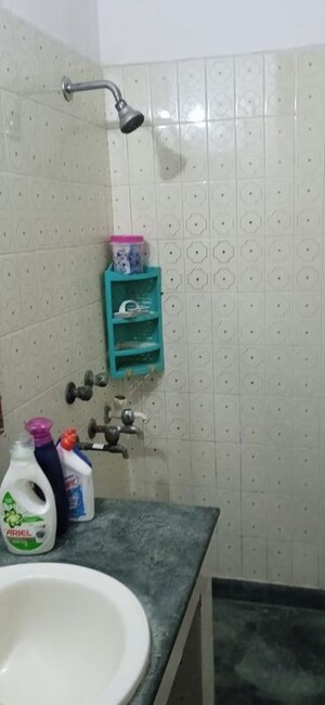 Attached Bathroom in 2 BHK Independent House at Sector 33 – for Rent