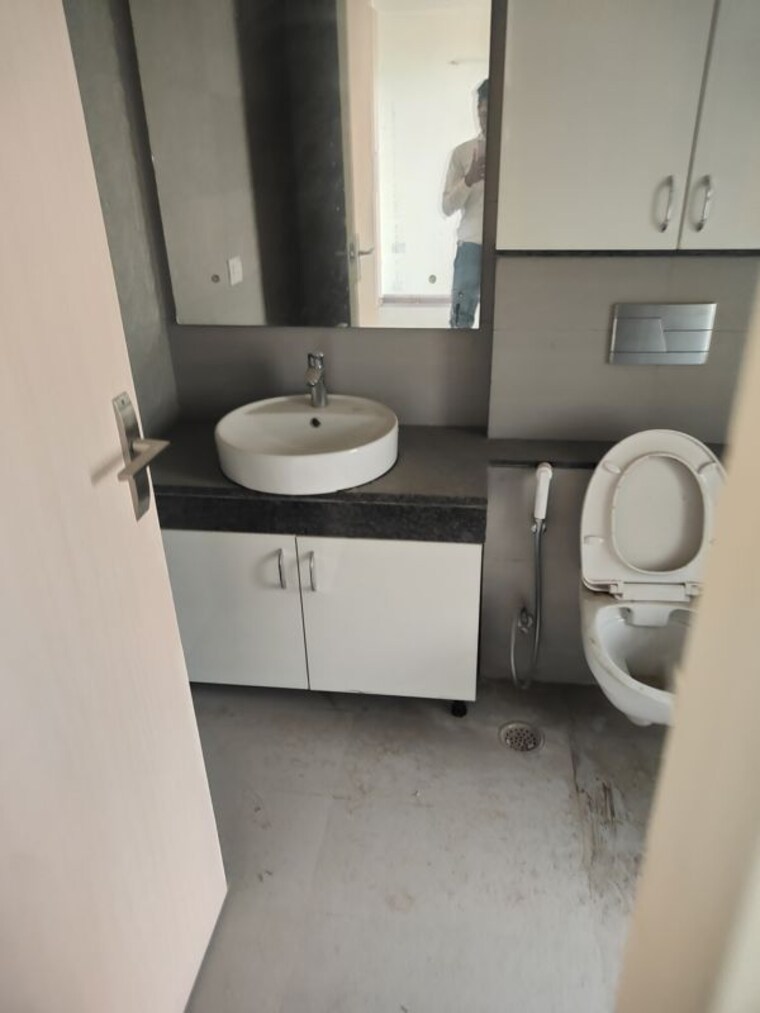 Bathroom, bestech-park-view-altura 3.5 Bedroom 2150 Sq.Ft. Apartment In Sector 79 Gurgaon 10708251
