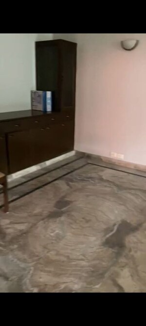 Room in 4 BHK Independent House at Sector 30 – for Rent