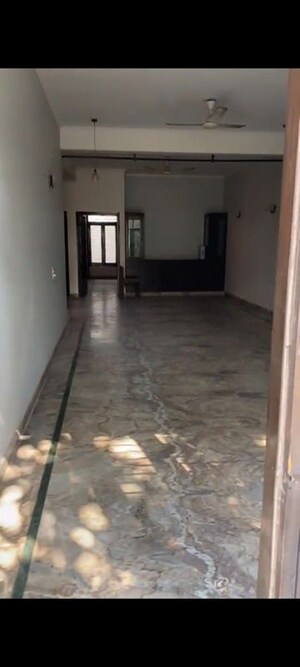 Room in 4 BHK Independent House at Sector 30 – for Rent