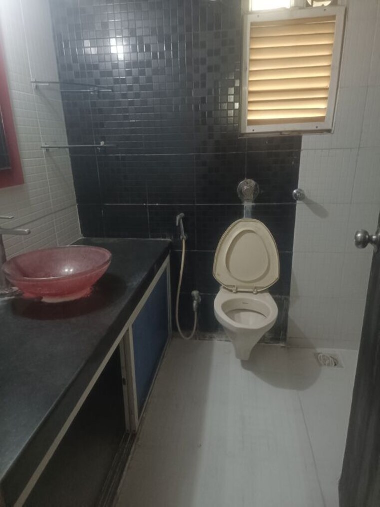 Bathroom, pride-purple-sapphire-park 3 Bedroom 1700 Sq.Ft. Penthouse In Wakad Pune 10708255