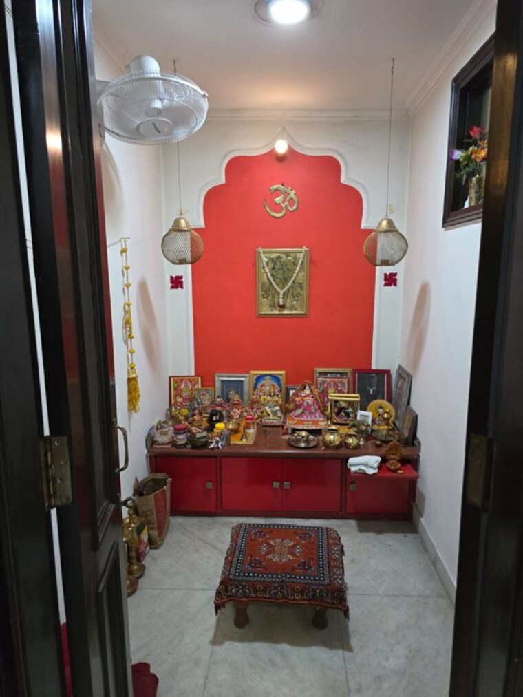 Bedroom, sector 35 4 Bedroom 250 Sq.Mt. Independent House In Sector 35 Noida 10708289