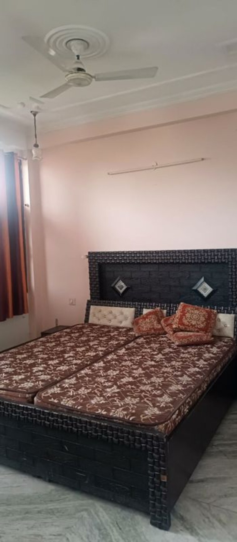Bedroom, sector 33 3 Bedroom 1800 Sq.Ft. Builder Floor In Sector 33 Noida 10708304