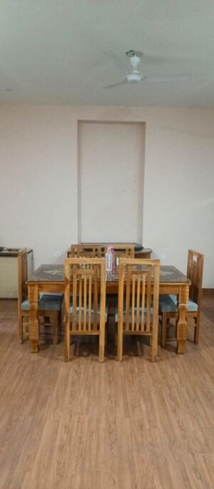 Living Room in 3 BHK Builder Floor at Sector 33 – for Rent