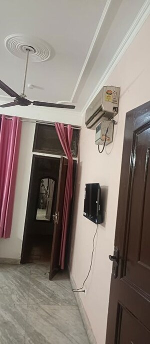 Furnished Amenities in 3 BHK Builder Floor at Sector 33 – for Rent
