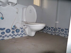 Bathroom in 3 BHK Apartment at Sunshine Helios, Sector 78 – for Rent