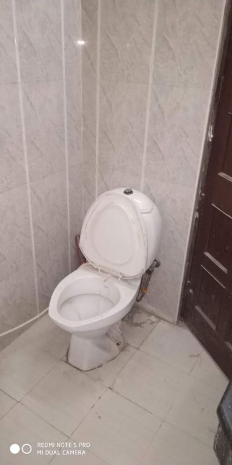 Bathroom, sector 48 2 Bedroom 1600 Sq.Ft. Builder Floor In Sector 48 Noida 10708319