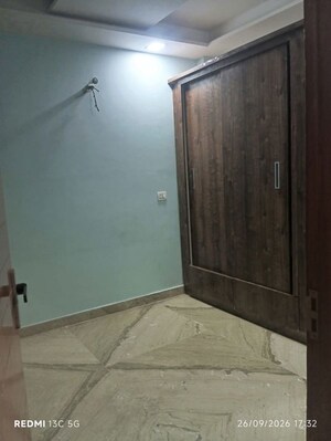 Room in 3 BHK Builder Floor at Rohini Sector 25 – for Rent