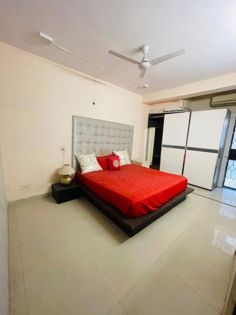 Bedroom, sector 52 3 Bedroom 1800 Sq.Ft. Builder Floor In Sector 52 Gurgaon 10708322
