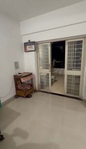 Room in 2 BHK Apartment at Pimple Gurav – for Rent