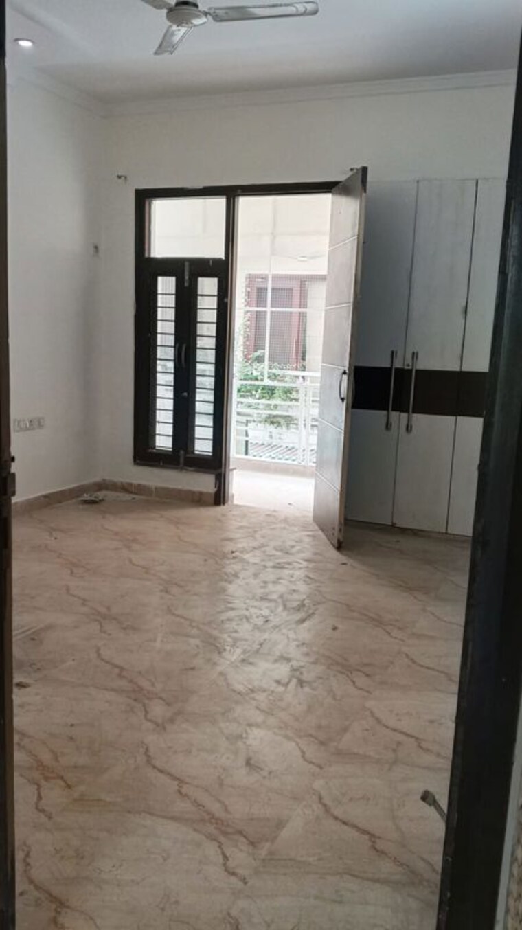 Room, unitech-south-city-ii 3 Bedroom 2100 Sq.Ft. Builder Floor In Sector 50 Gurgaon 10708340