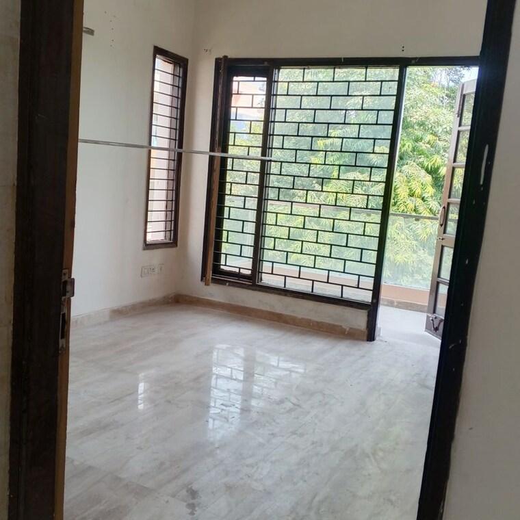 Room, unitech-south-city-ii 3 Bedroom 2100 Sq.Ft. Builder Floor In Sector 50 Gurgaon 10708340