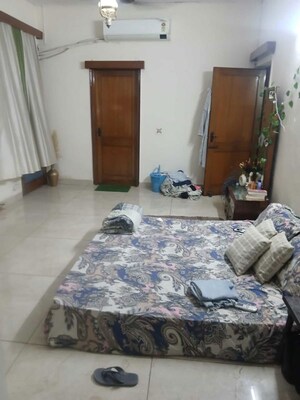 Bedroom in 6+ BHK Independent House at Sector 30 – for Sale