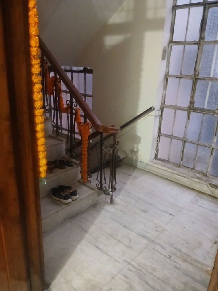 undefined, sector 30 6+ Bedroom 310 Sq.Mt. Independent House In Sector 30 Noida 10705419
