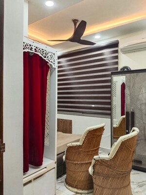 Living Room in 2.5 BHK Builder Floor at Unitech South City II, Sector 50 – for Rent
