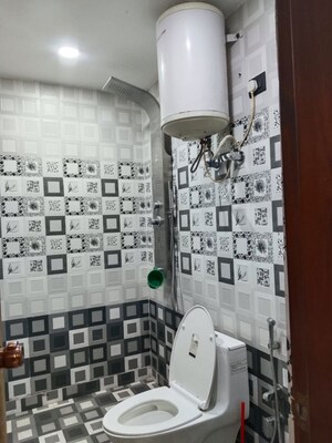 Bathroom in 2.5 BHK Builder Floor at Unitech South City II, Sector 50 – for Rent