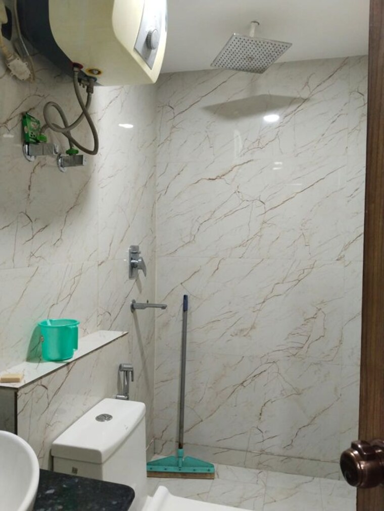Bathroom, unitech-south-city-ii 2.5 Bedroom 1500 Sq.Ft. Builder Floor In Sector 50 Gurgaon 10708355