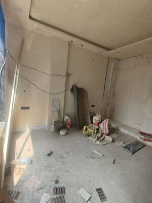 Parking in 3 BHK Builder Floor at Rohini Sector 16 – for Sale