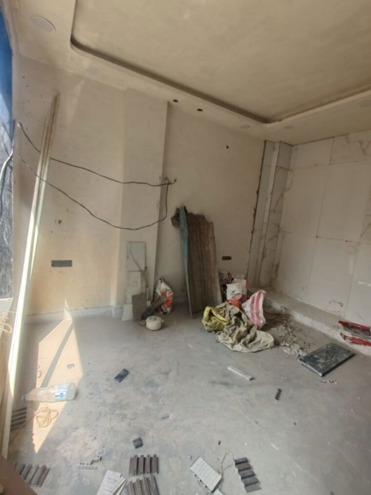  Parking, rohini sector 16 3 Bedroom 1250 Sq.Ft. Builder Floor In Rohini Sector 16 Delhi 10708330