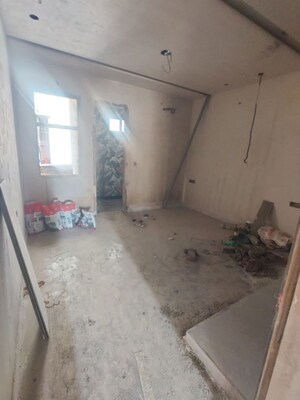 Room in 3 BHK Builder Floor at Rohini Sector 16 – for Sale