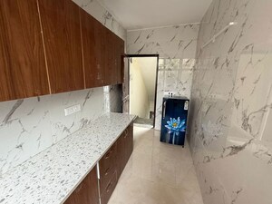 Kitchen in 1 BHK Builder Floor at Dlf Phase I – for Rent