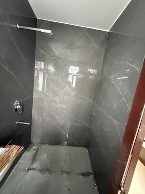 Washroom in 1 BHK Builder Floor at Dlf Phase I – for Rent