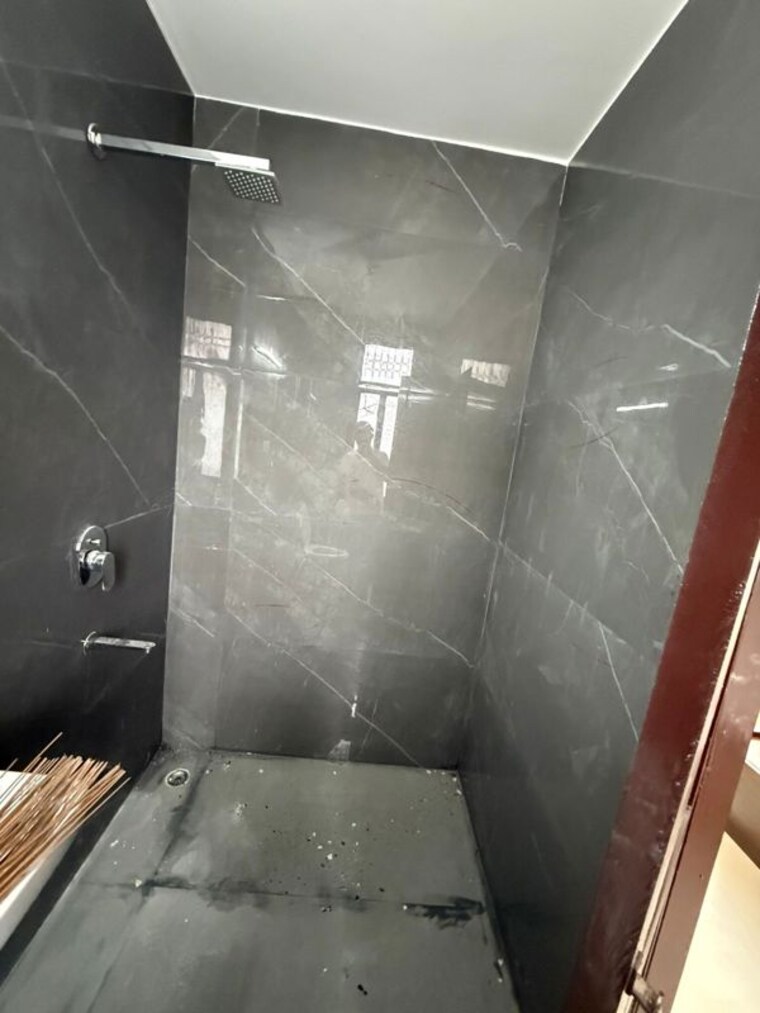 Washroom, dlf phase i 1 Bedroom 120 Sq.Yd. Builder Floor In Dlf Phase I Gurgaon 10708402