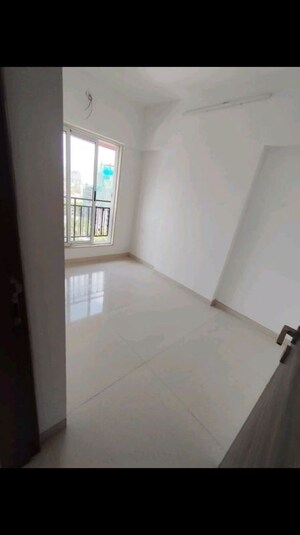 Room in 2 BHK Apartment at Shreeji Royal Samarpan, Kandivali West – for Rent