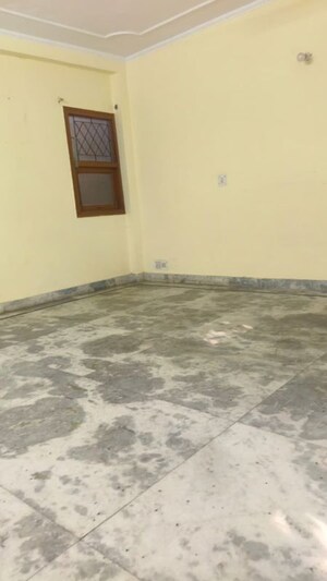 Room in 3 BHK Builder Floor at Chittaranjan Park – for Sale