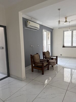 Kitchen in 3.5 BHK Apartment at Unitech South City Heights, Sector 41 – for Rent