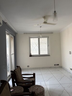Building Lobby in 3.5 BHK Apartment at Unitech South City Heights, Sector 41 – for Rent