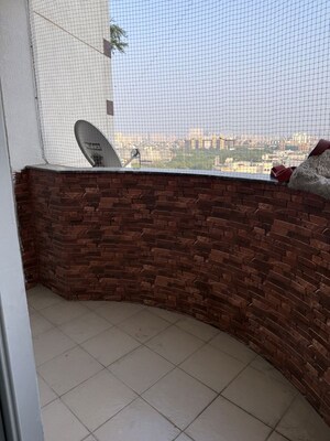 Bathroom in 3.5 BHK Apartment at Unitech South City Heights, Sector 41 – for Rent