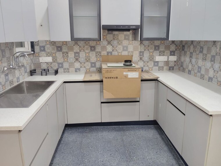 Kitchen, chittaranjan park 3 Bedroom 1500 Sq.Ft. Builder Floor In Chittaranjan Park Delhi 10708452