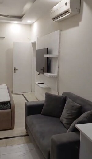 Bedroom in 2 BHK Builder Floor at Dlf Phase I – for Rent