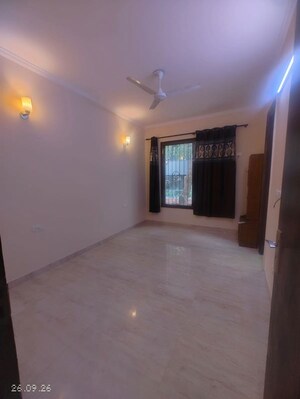 Room in 4 BHK Builder Floor at South City 2 – for Rent