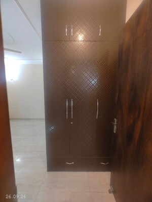 Room in 4 BHK Builder Floor at South City 2 – for Rent