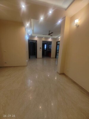 Room in 4 BHK Builder Floor at South City 2 – for Rent