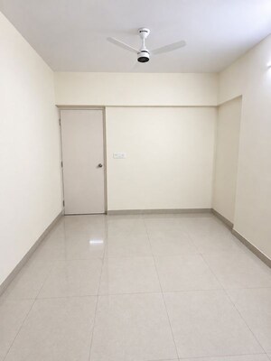 2 BHK Apartment For Rent in Goregaon West