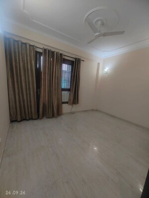 Room in 4 BHK Builder Floor at South City 2 – for Rent