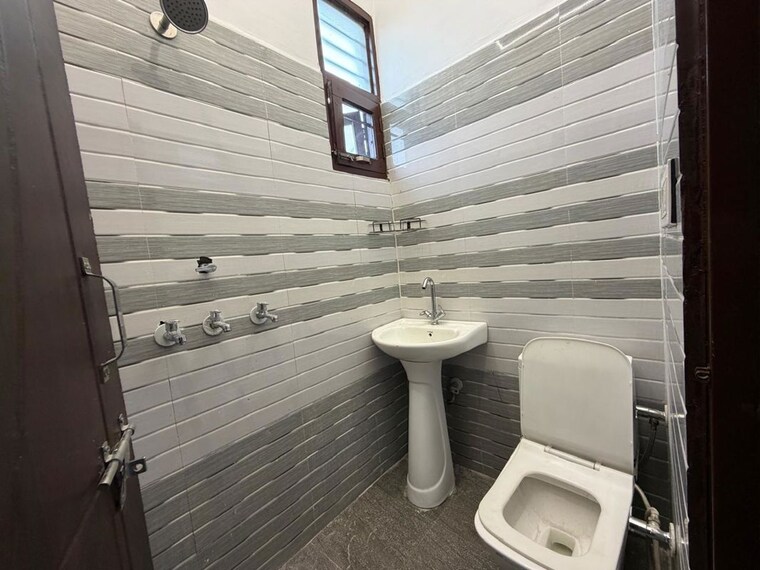 Bathroom, ms-enclave-zirakpur 2 Bedroom 900 Sq.Ft. Builder Floor In Dhakoli Zirakpur 10708532
